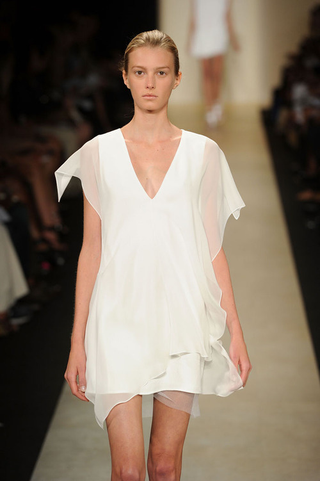 Illustration for article titled BCBG's Spring Frocks Range From The Impractical To The Boringly Safe